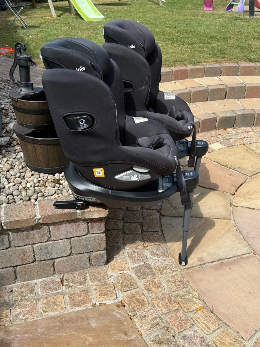 Joie i-Spin 360 i-Size Car Seats - Image 1