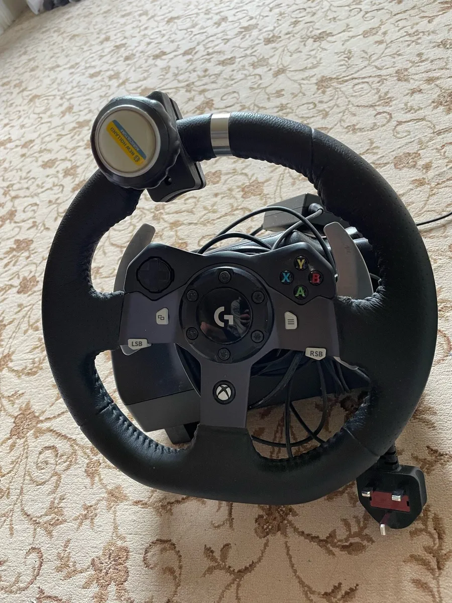 Logitech G920 racing wheel and pedals - Image 2