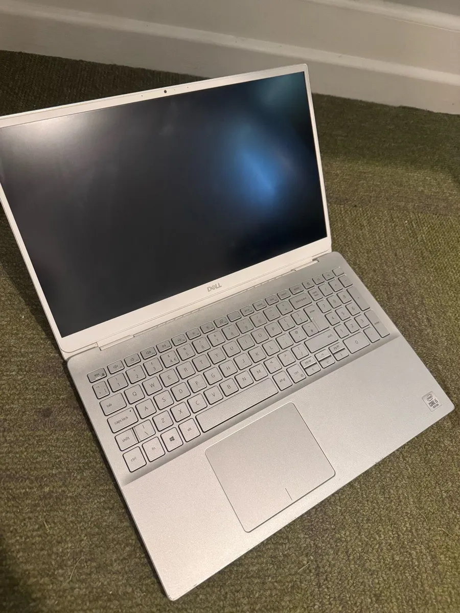 Dell Inspiron 5590 - Image 1