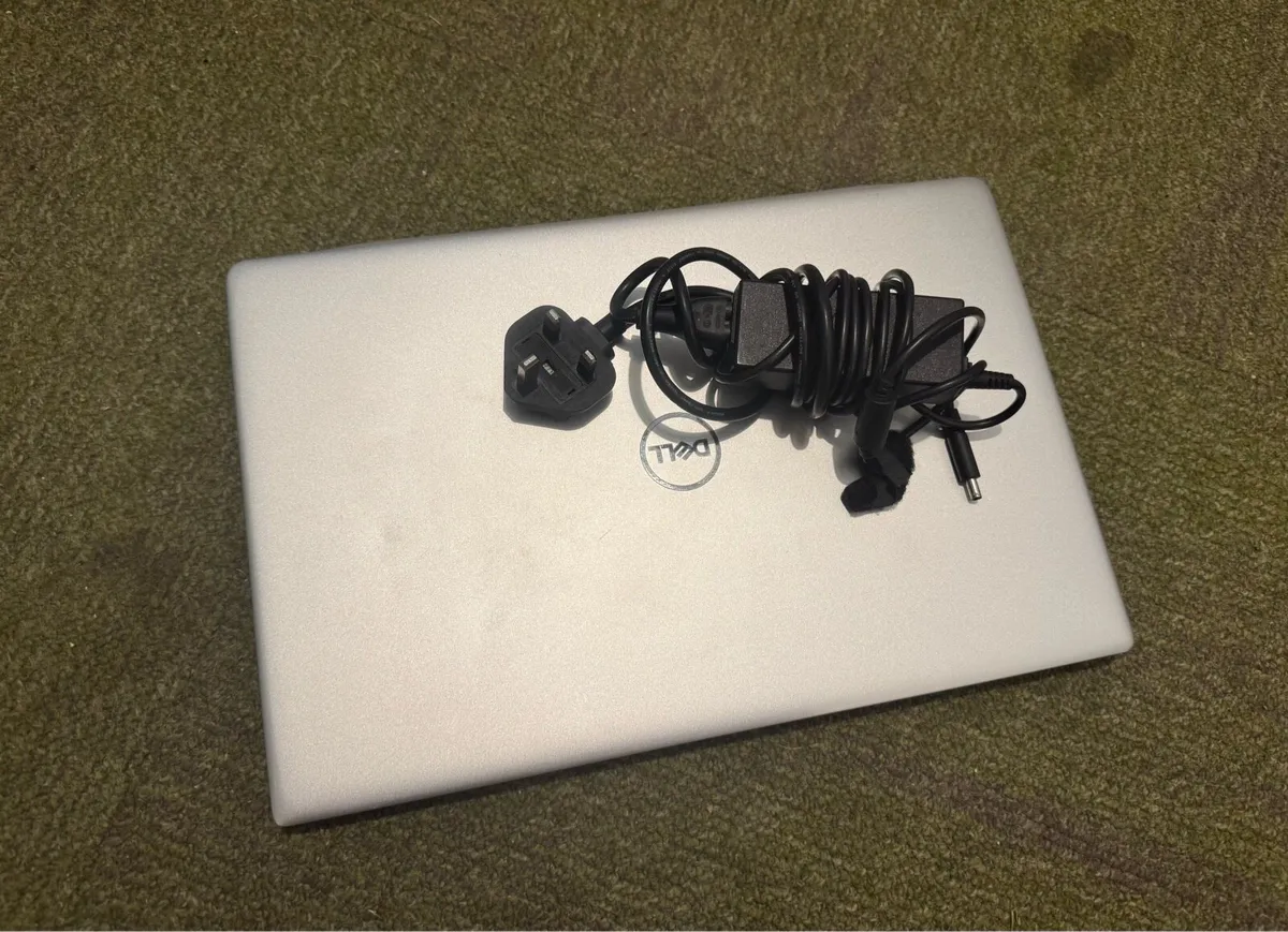 Dell Inspiron 5590 - Image 4