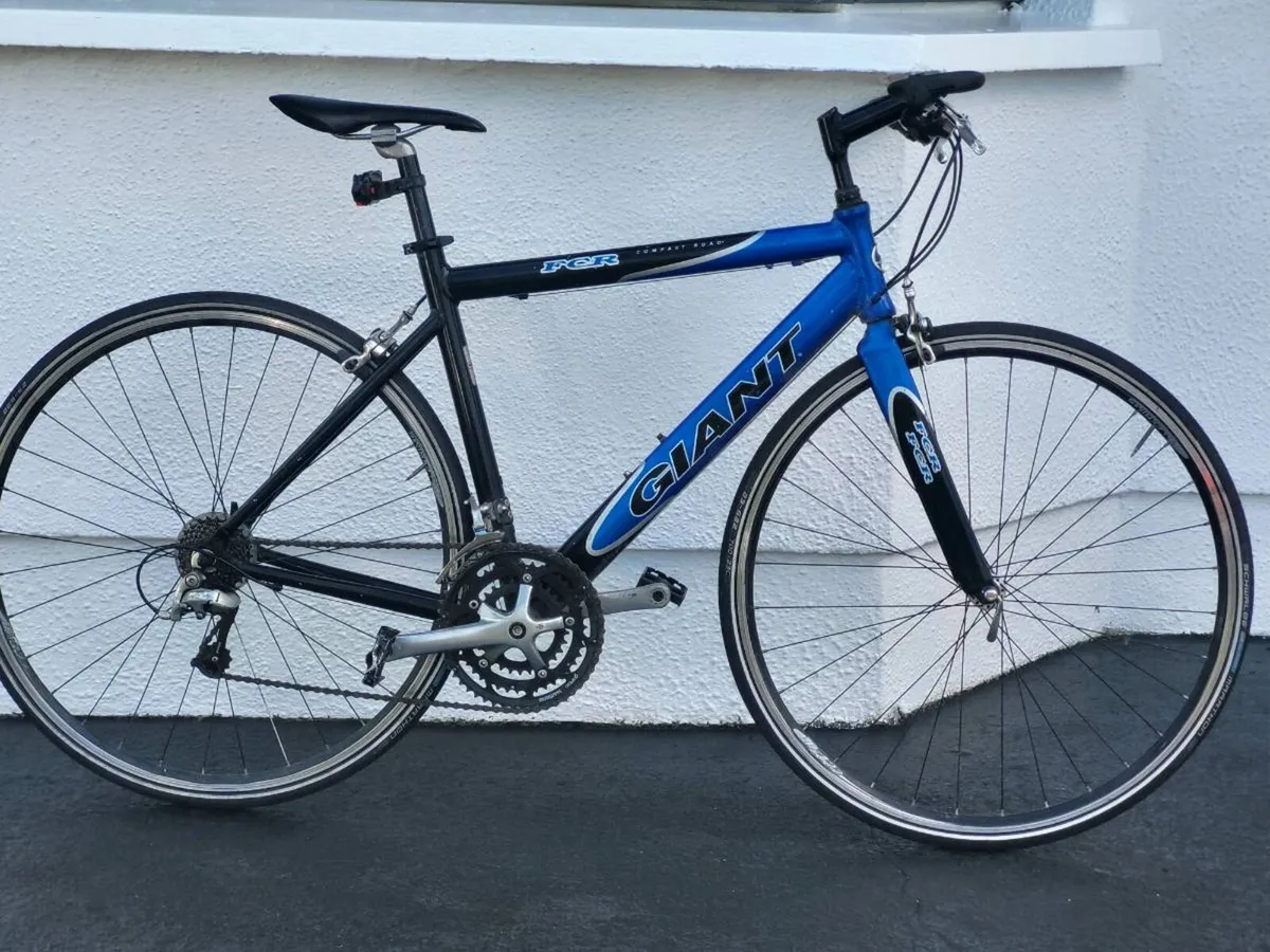 GIANT FCR FLATBAR ROAD BIKE.GREAT CONDITION NO OFF - Image 1