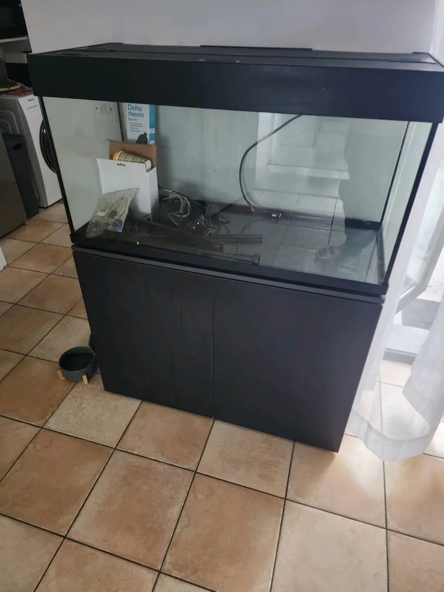 Fish tank 200l - Image 1