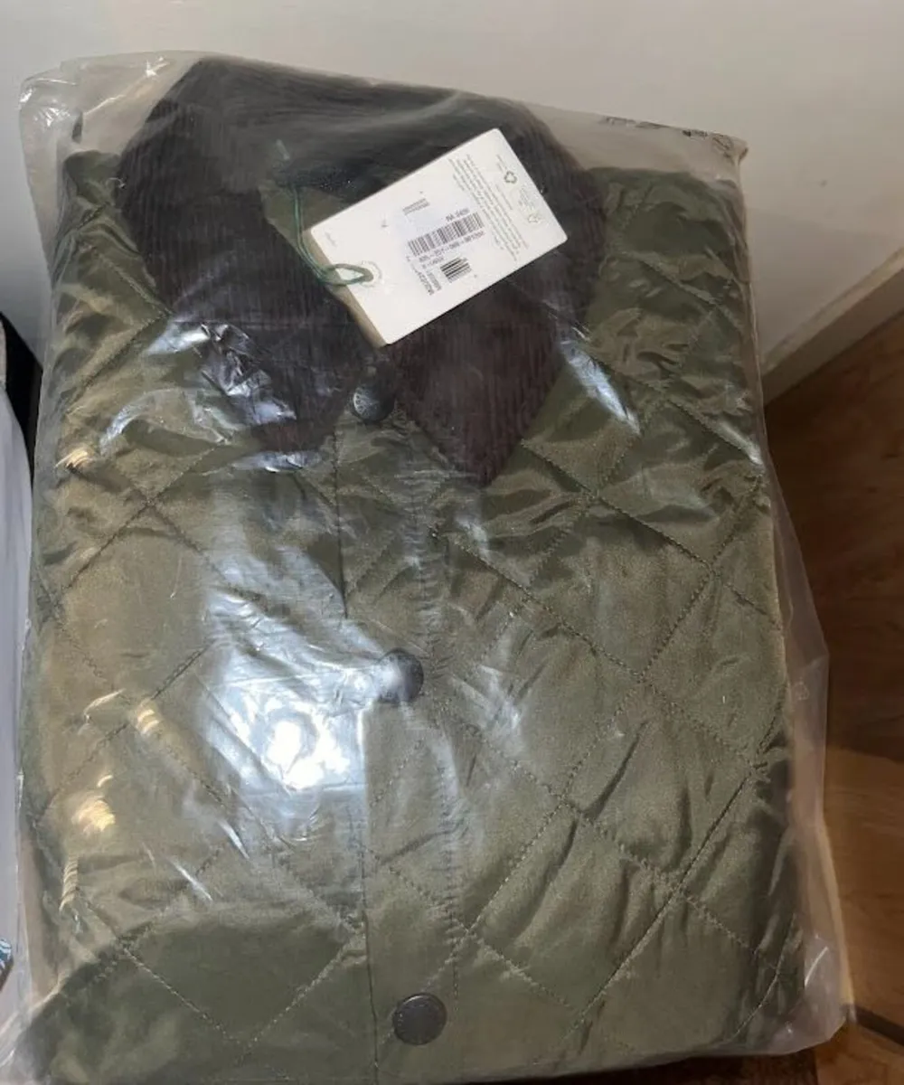 New Barbour Quilted Slim Fit Jacket Khaki (XL) - Image 2