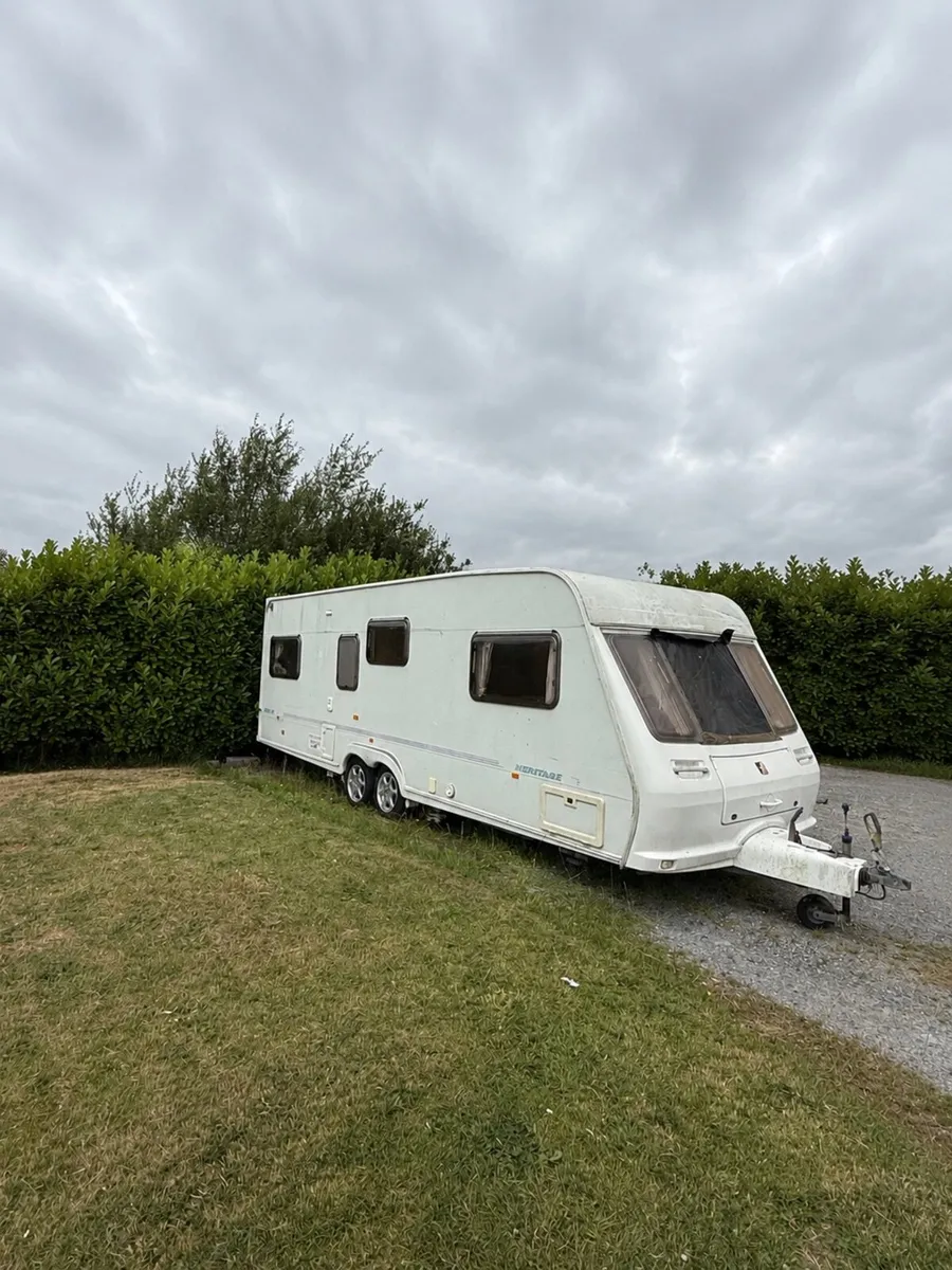Fleetwood Heritage 600 7 Berth Caravan - Image 1