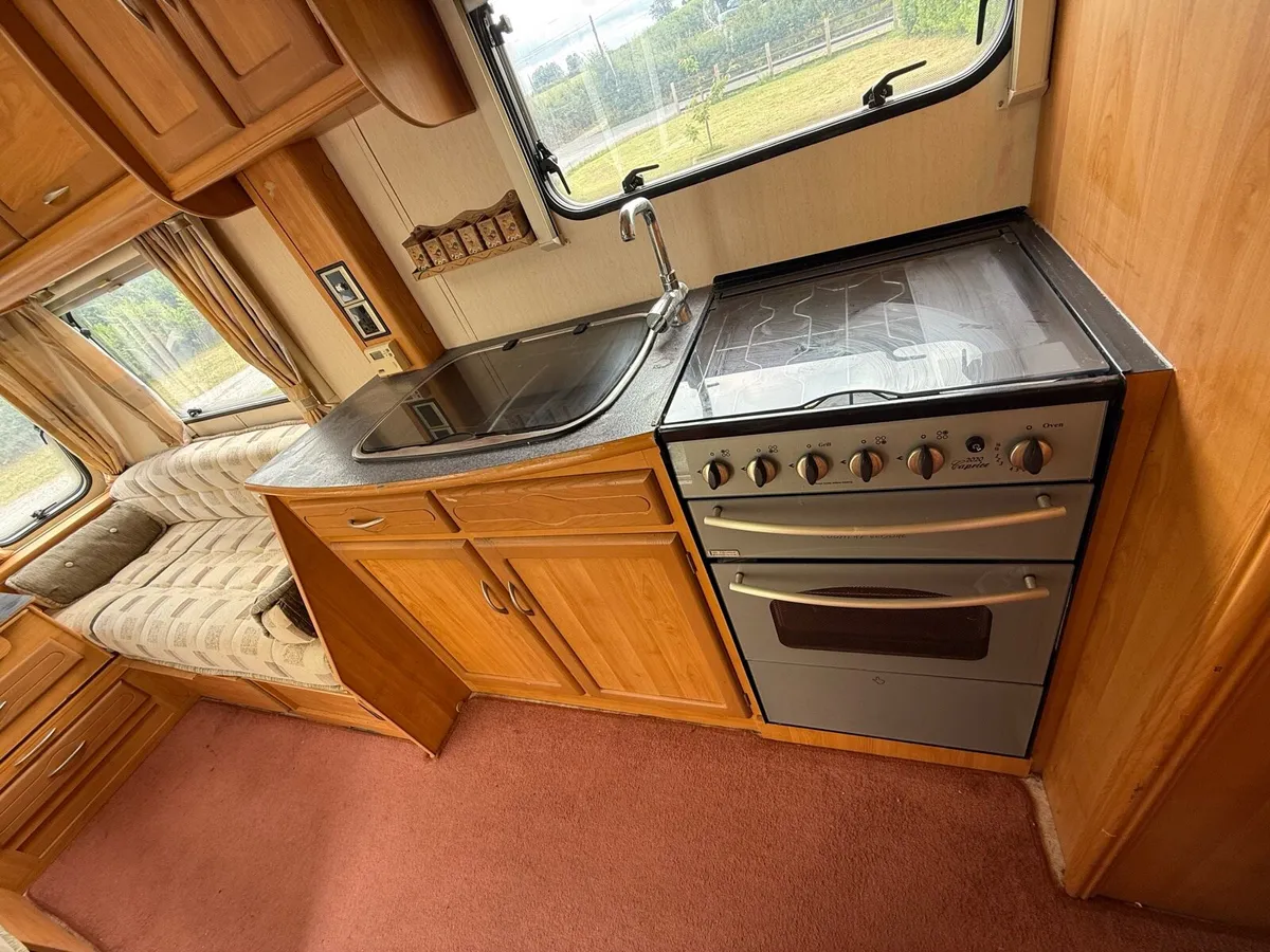 Fleetwood Heritage 600 7 Berth Caravan - Image 4
