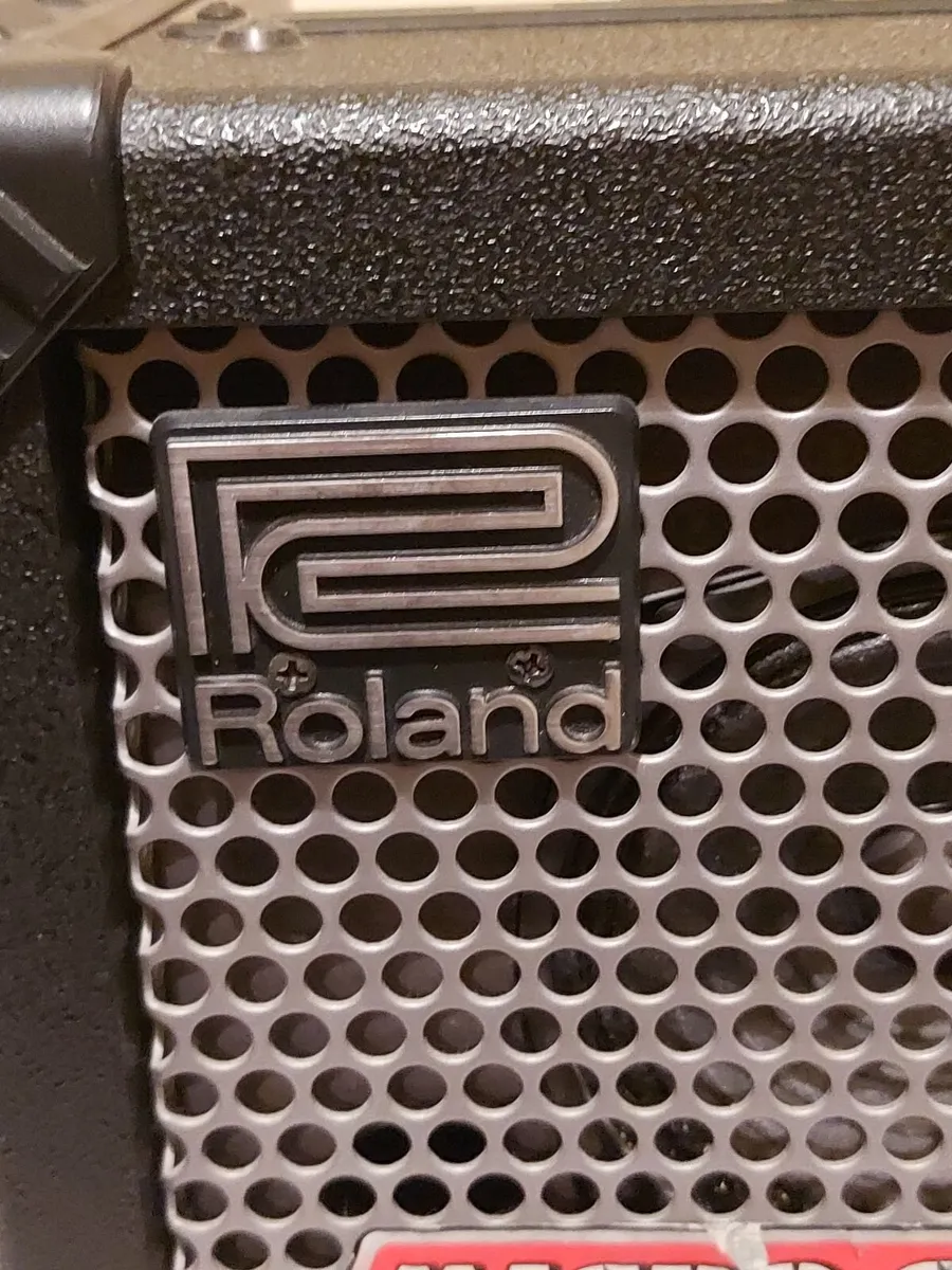 Roland Micro Cube Guitar Amplifier, Excellent cond - Image 2