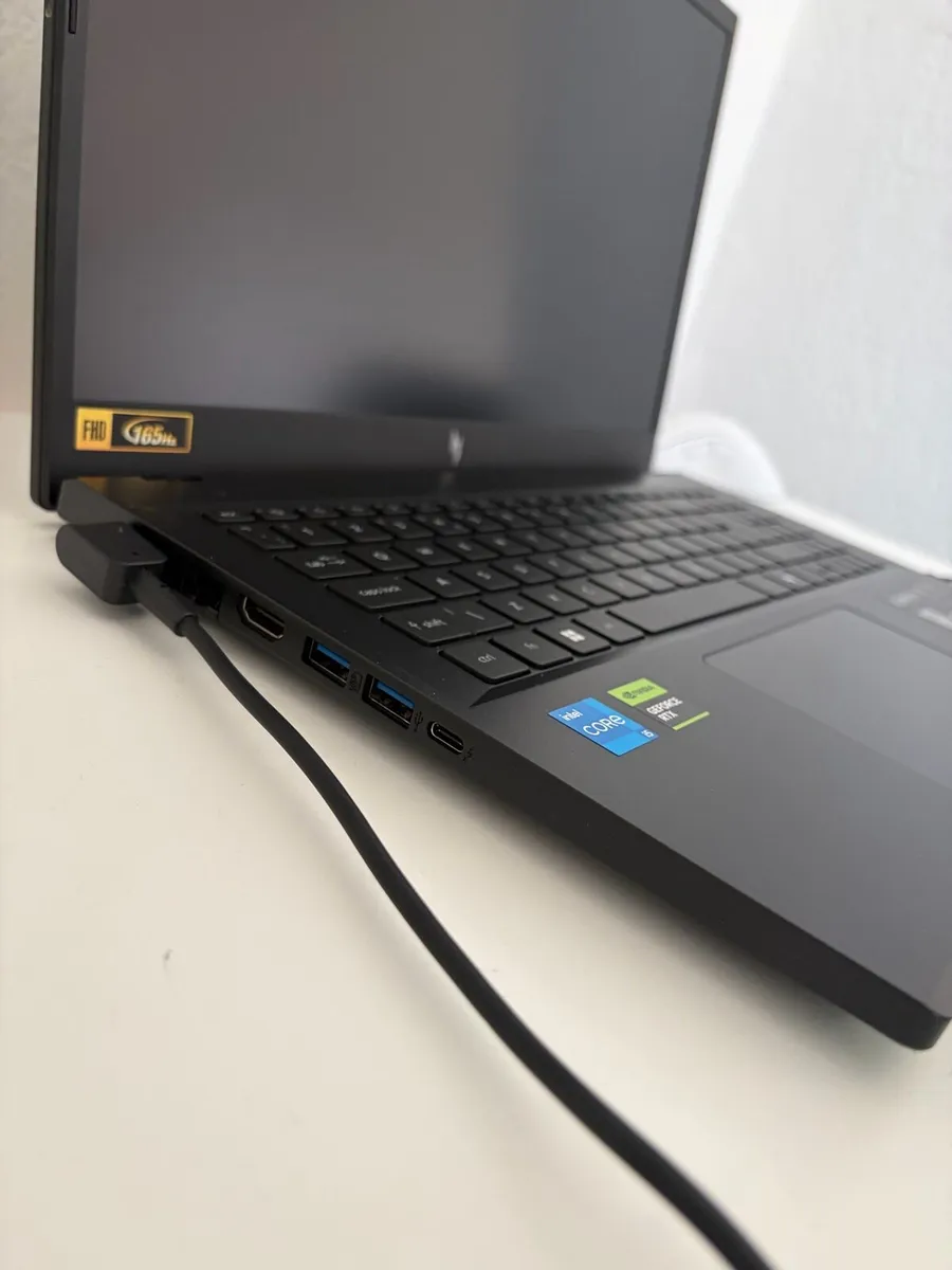 Acer Nitro v15 + mouse razer - Image 3