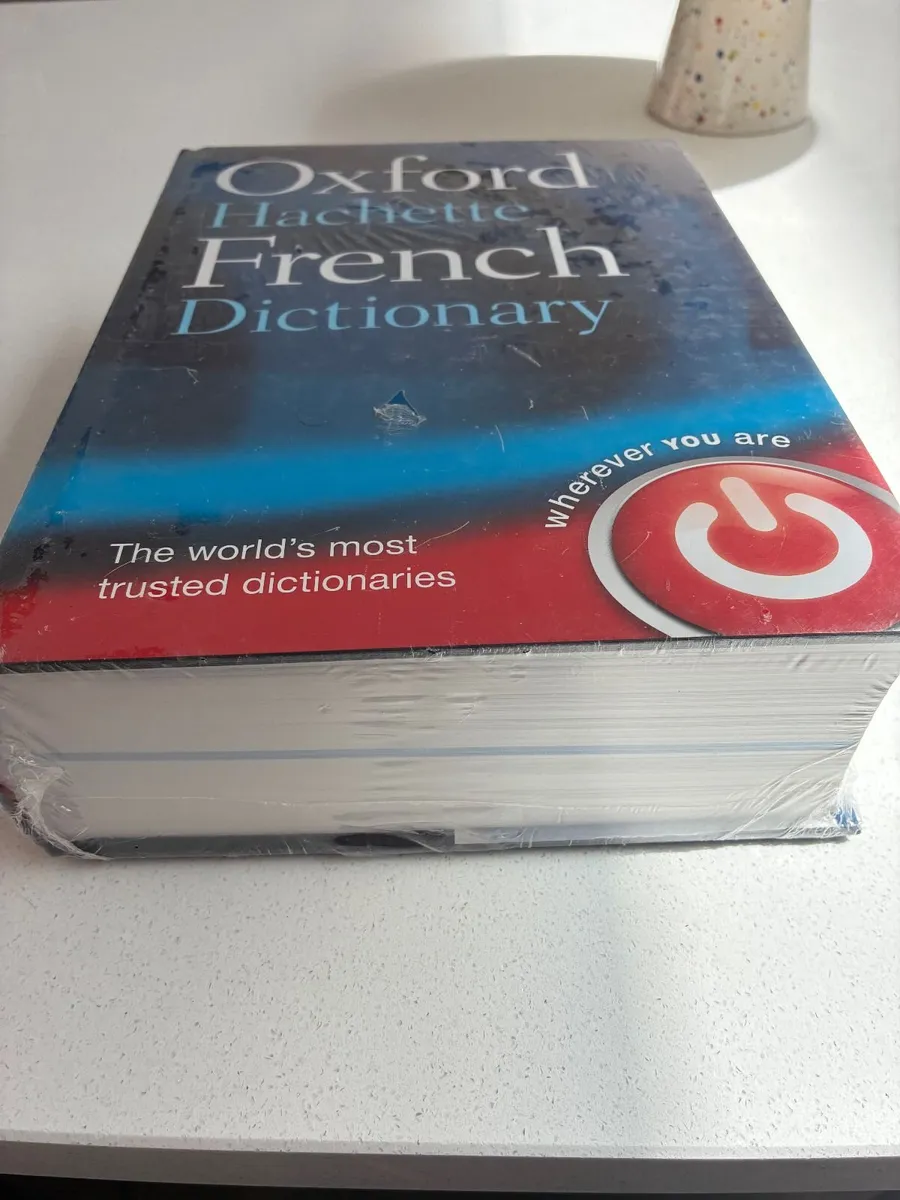 Oxford Hachette French Dictionary (Hardback) - Image 2