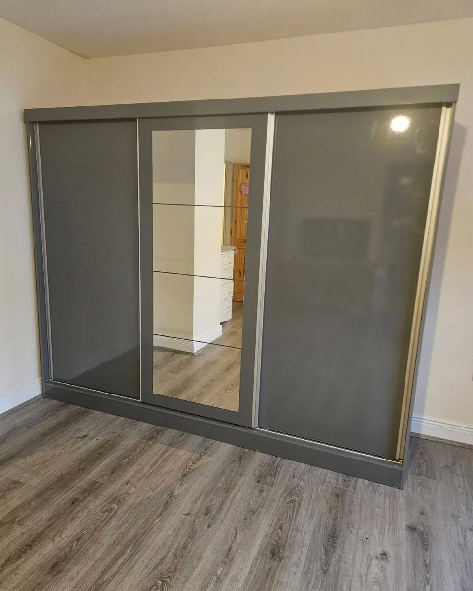 SLIDING DOOR WARDROBES - Image 4