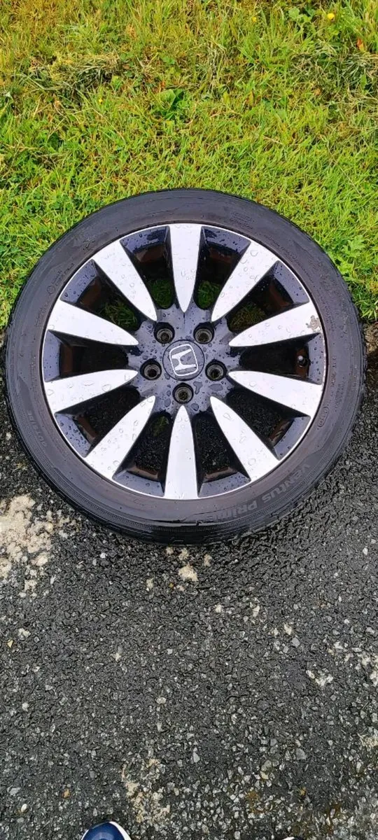 Honda Civic 17 inch alloys - Image 1