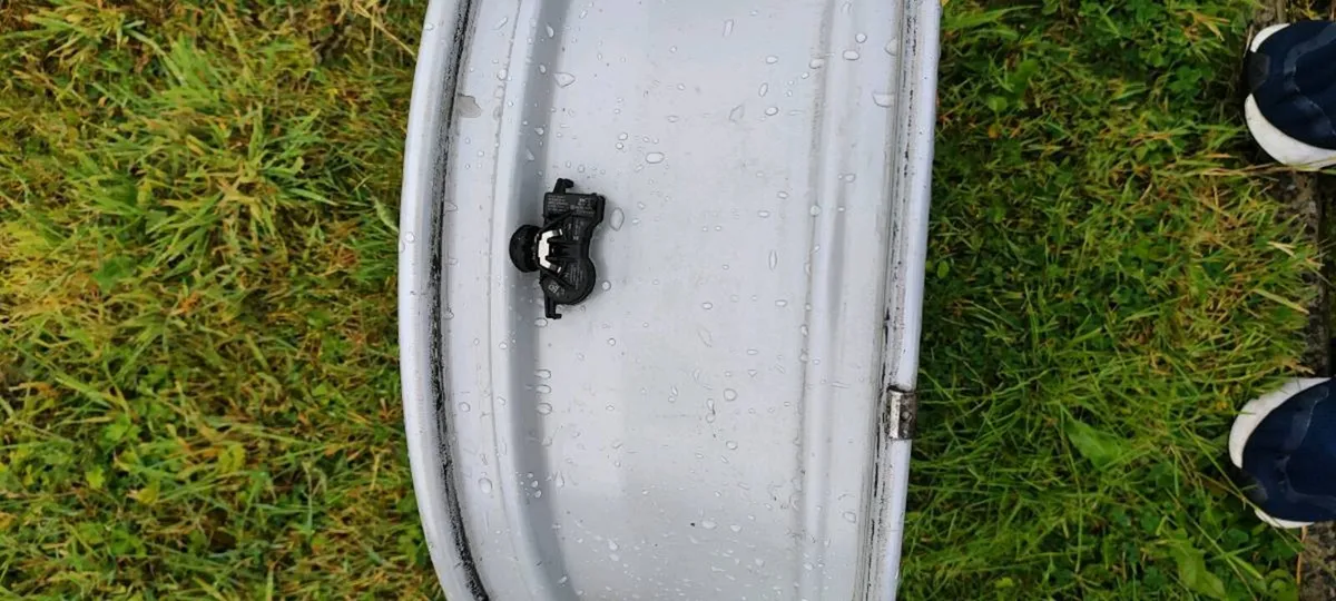 Nissan Qashqai 19 inch alloy - Image 2