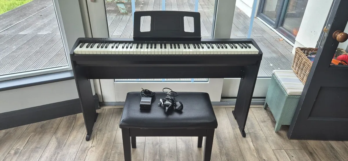Roland FP10 E-Piano/Digital Piano - Image 1