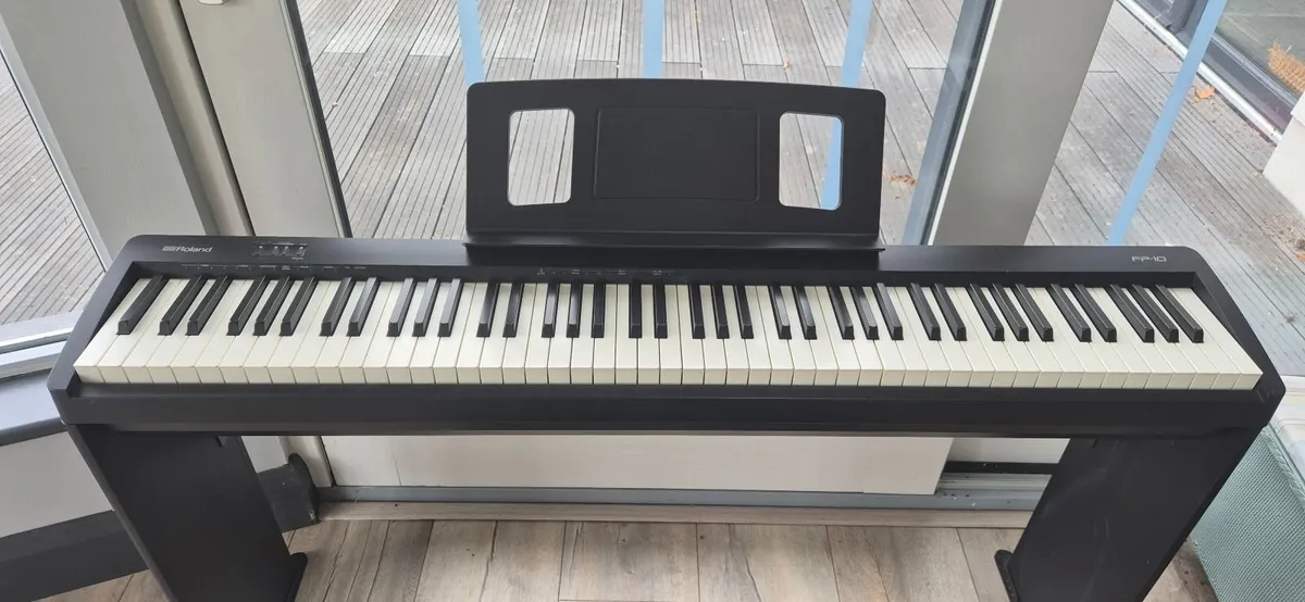 Roland FP10 E-Piano/Digital Piano - Image 2