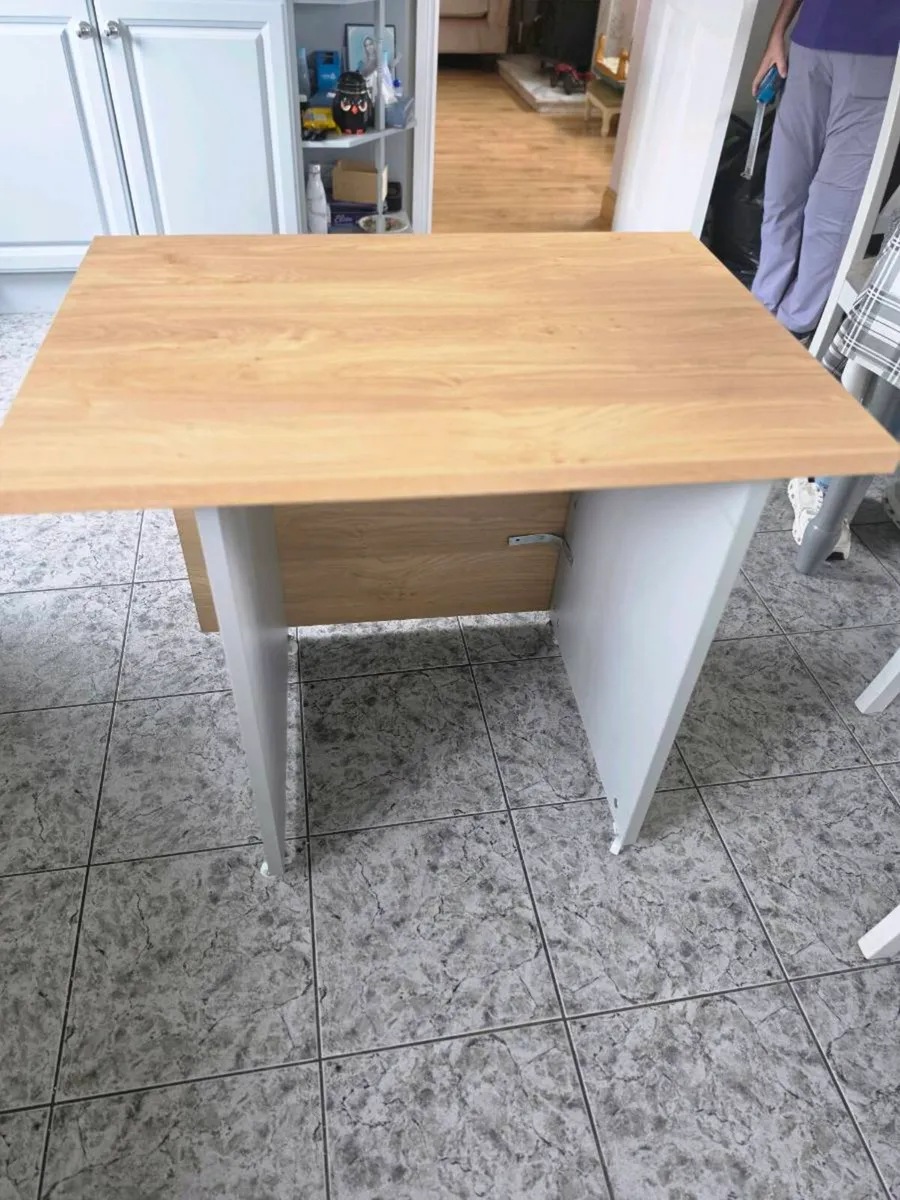 Desk and chair - Image 2