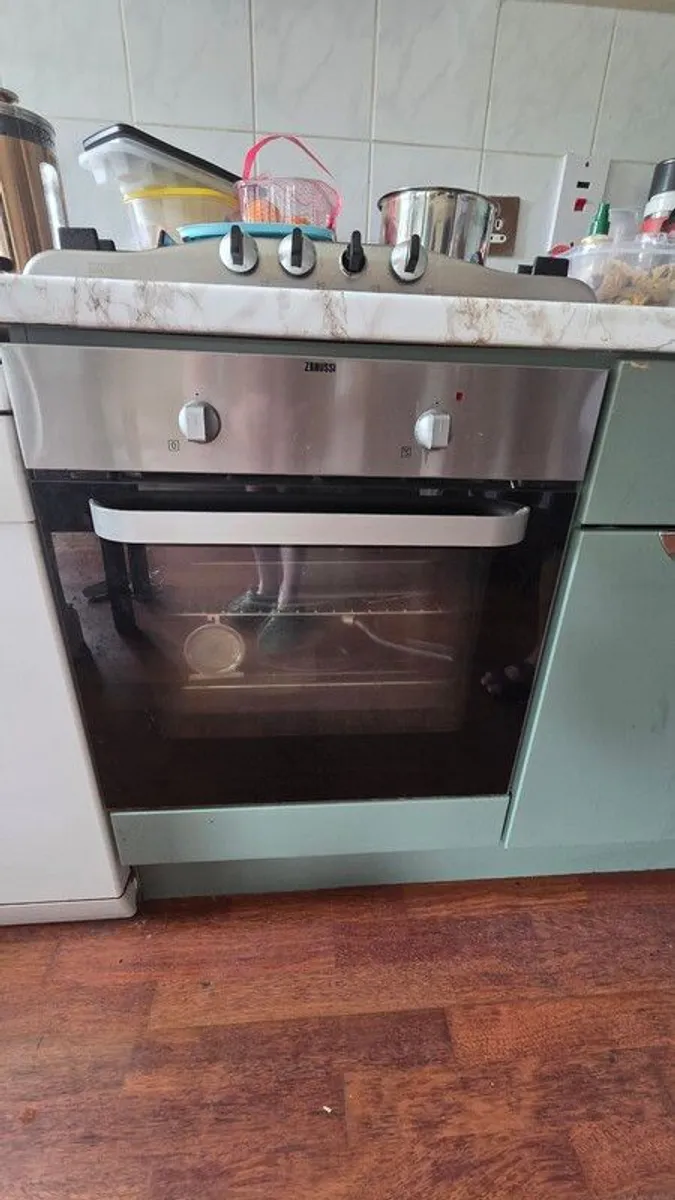 Fridge freezer, oven, extractor fan and slimline dishwasher - Image 1