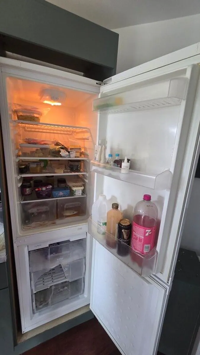 Fridge freezer, oven, extractor fan and slimline dishwasher - Image 2