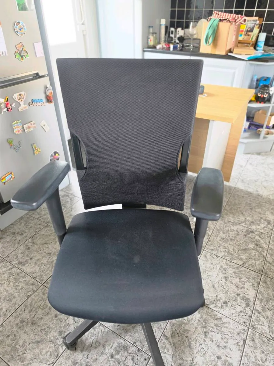 Desk and chair - Image 3