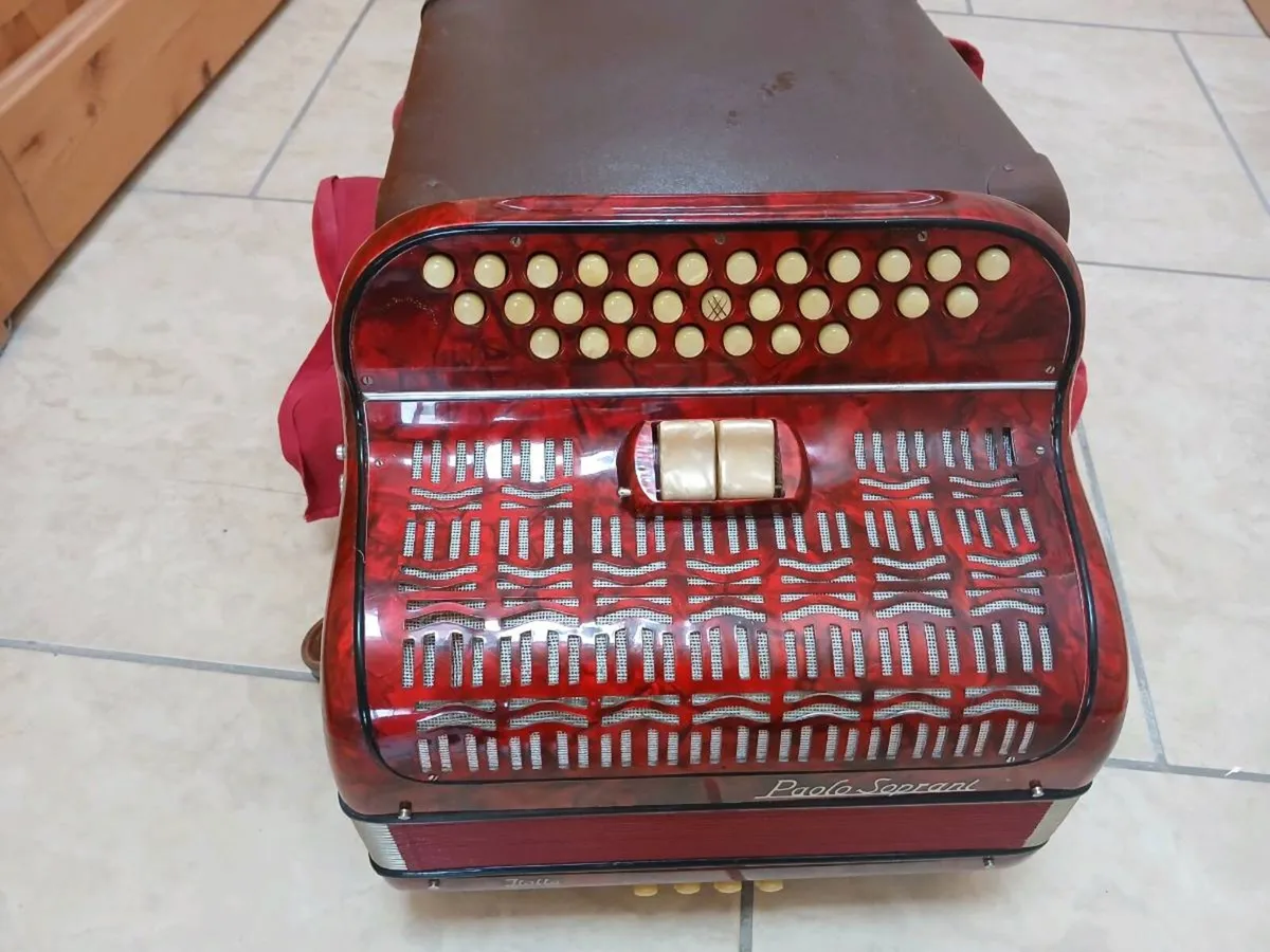 Button  Accordion - Image 1