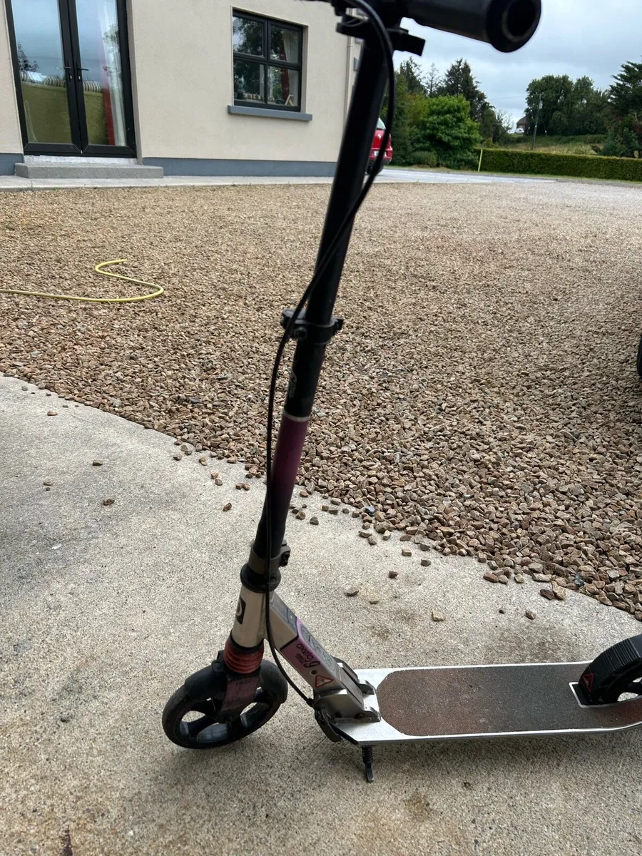 Scooter - Image 3