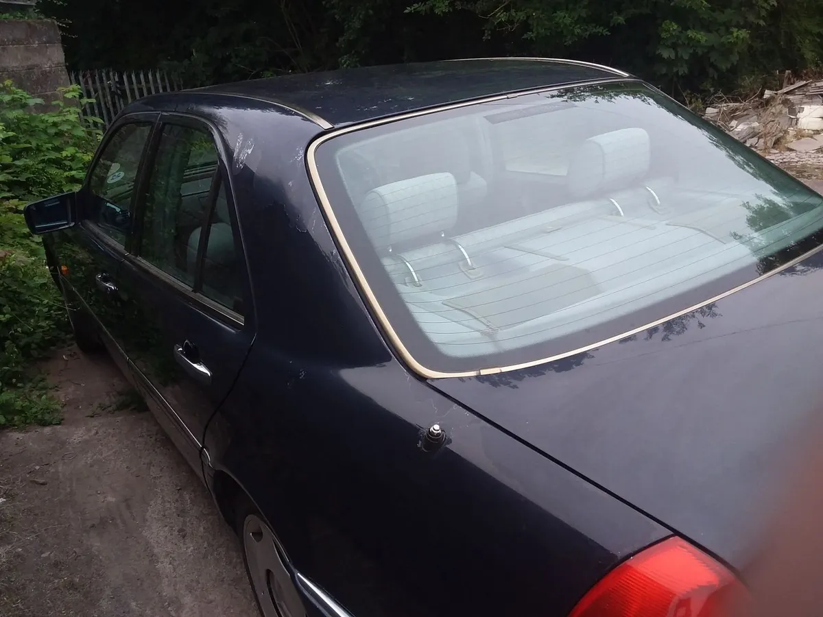 Mercedes-Benz C-Class 1994 - Image 2