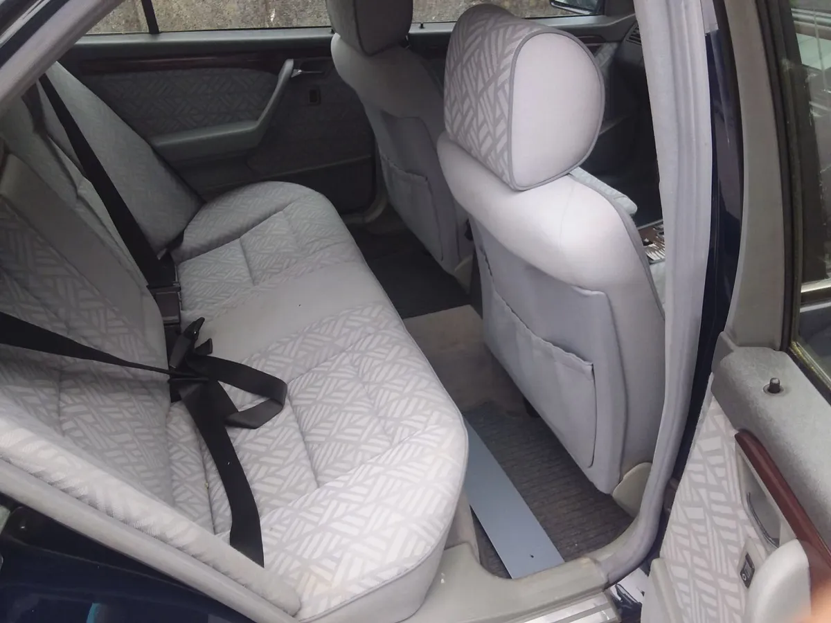 Mercedes-Benz C-Class 1994 - Image 3