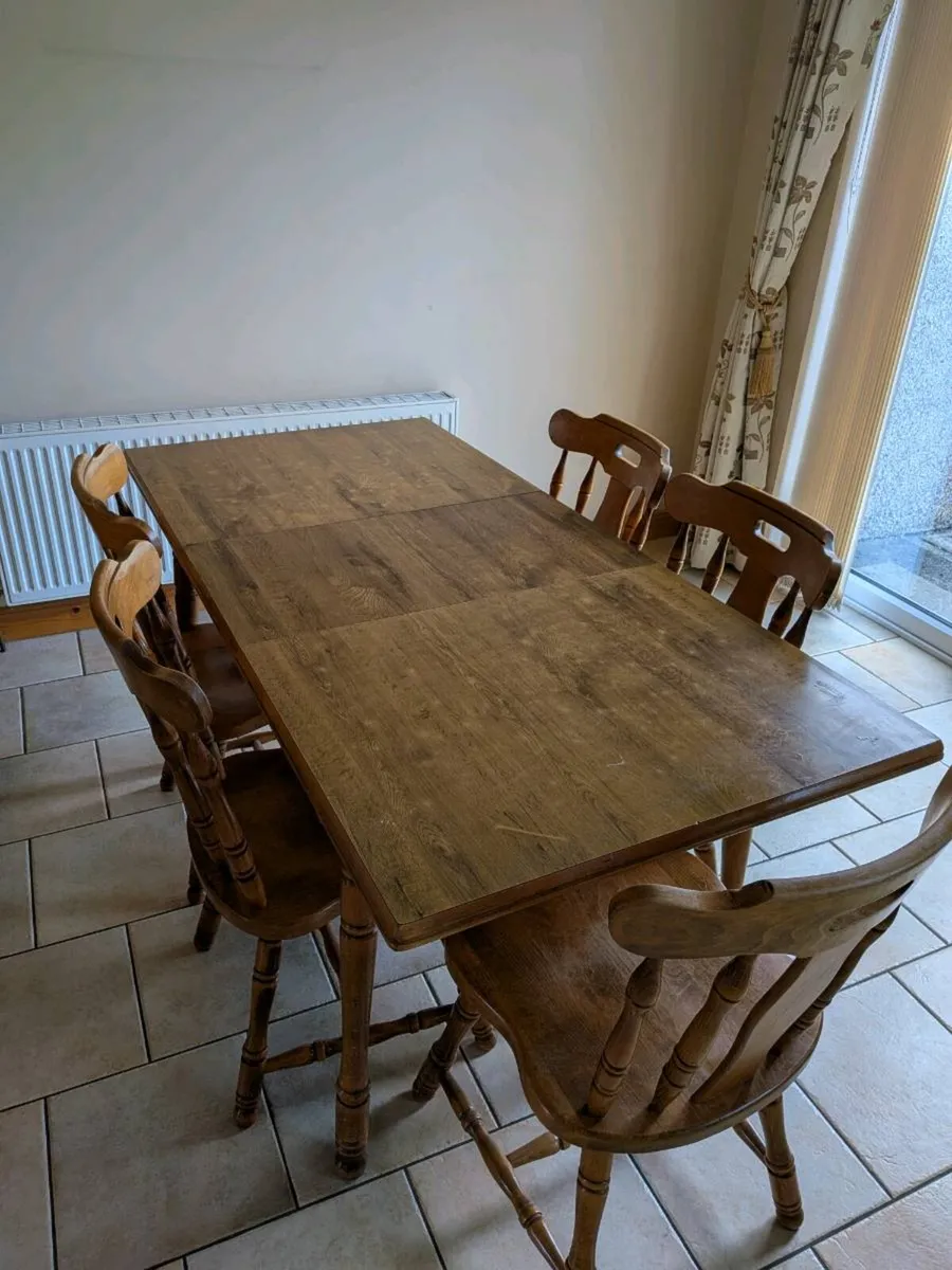 Table & chairs - Image 2