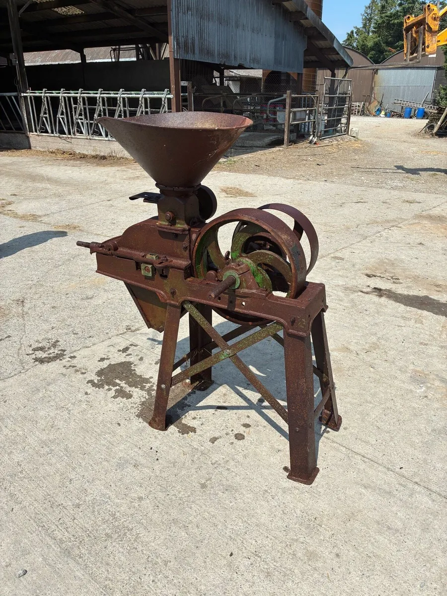 Maldon corn roller - Image 1