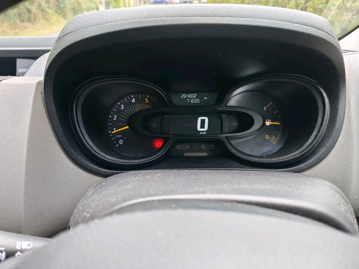 Renault Traffic all vat paid - Image 4
