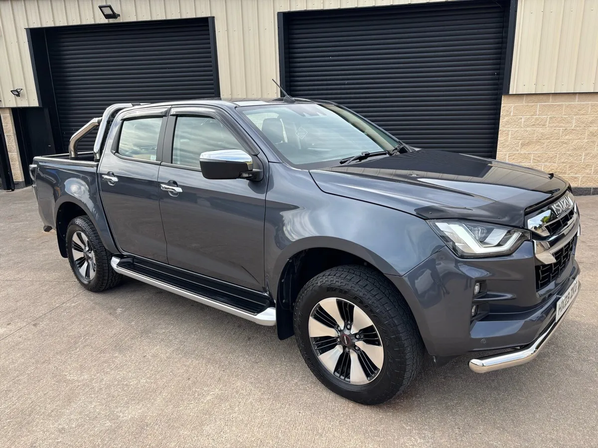 2023 ISUZU D-MAX DL40 AUTO - Image 4
