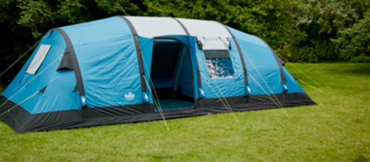 8 man inflatable tent - Royal Atlanta - Image 1