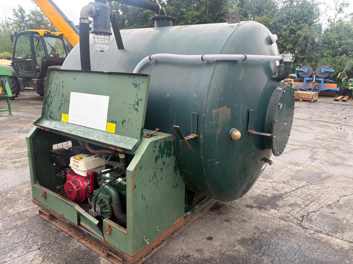 Vacuum Tank - Image 1