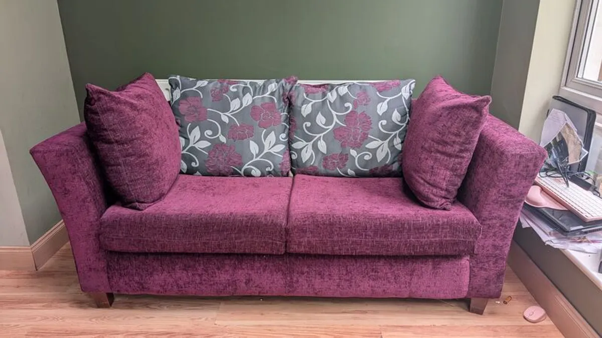 2 seat couch - Image 2