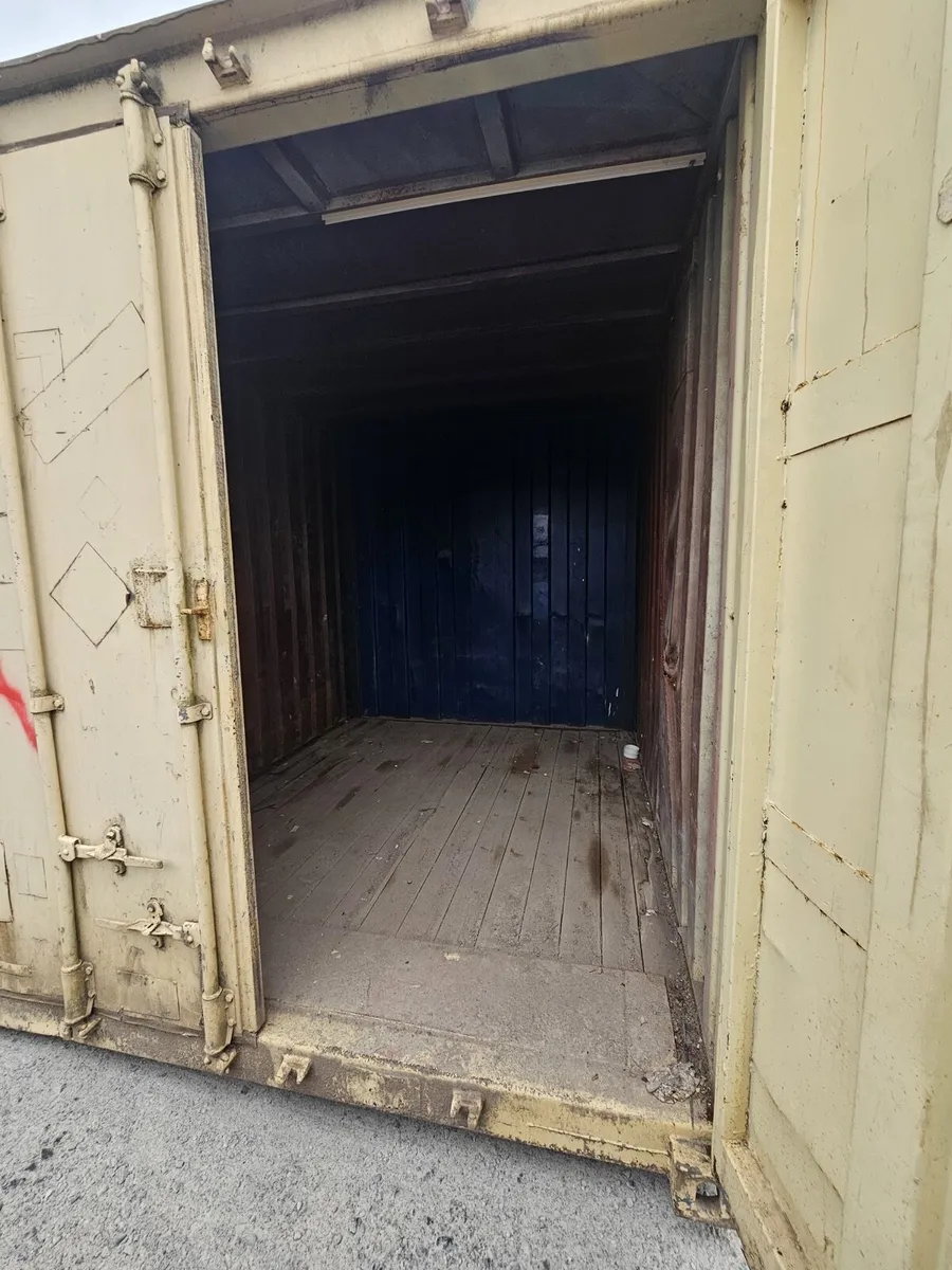 10 x 8 containers - Image 3