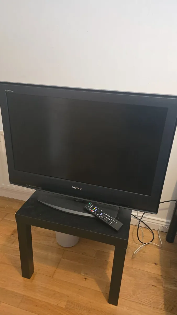 Sony Bravia 32" LCD TV - Image 2