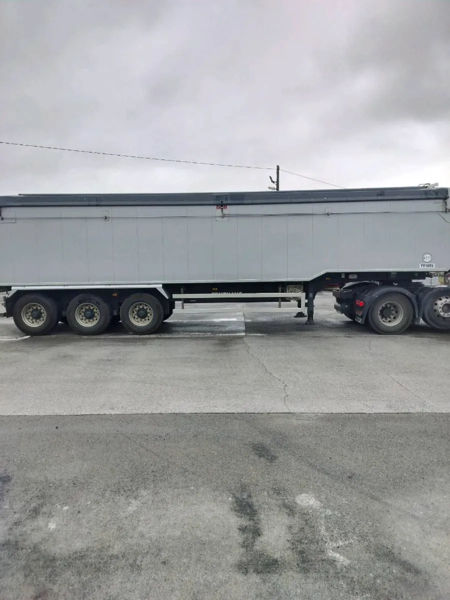 2018 Fruehauf Bulk Tipping Trailer - Image 2