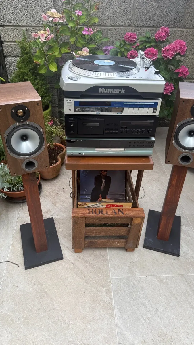 Audio set with stand and speakers+ 10 records - Image 2