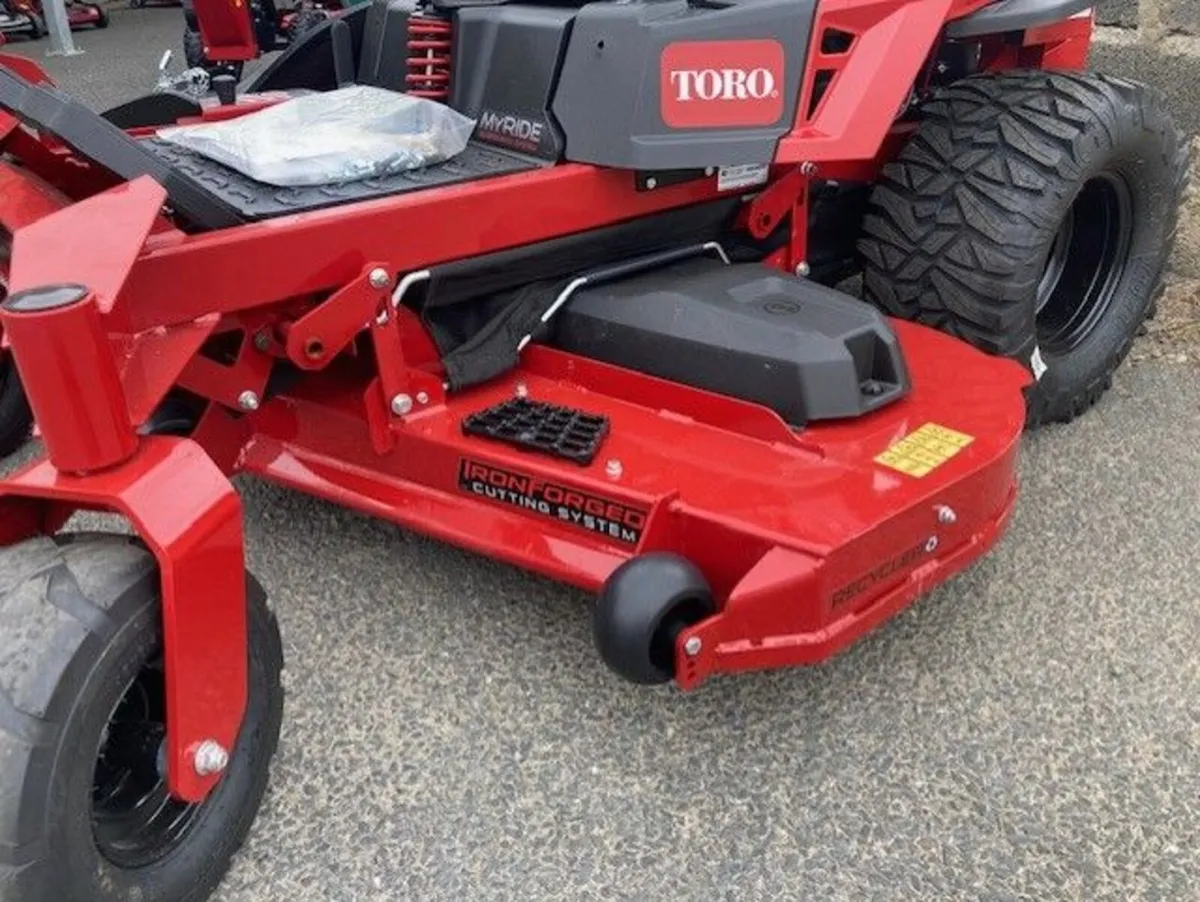 Toro 60'' Heavy Duty Zero Turn Mower - Kawasaki - Image 3