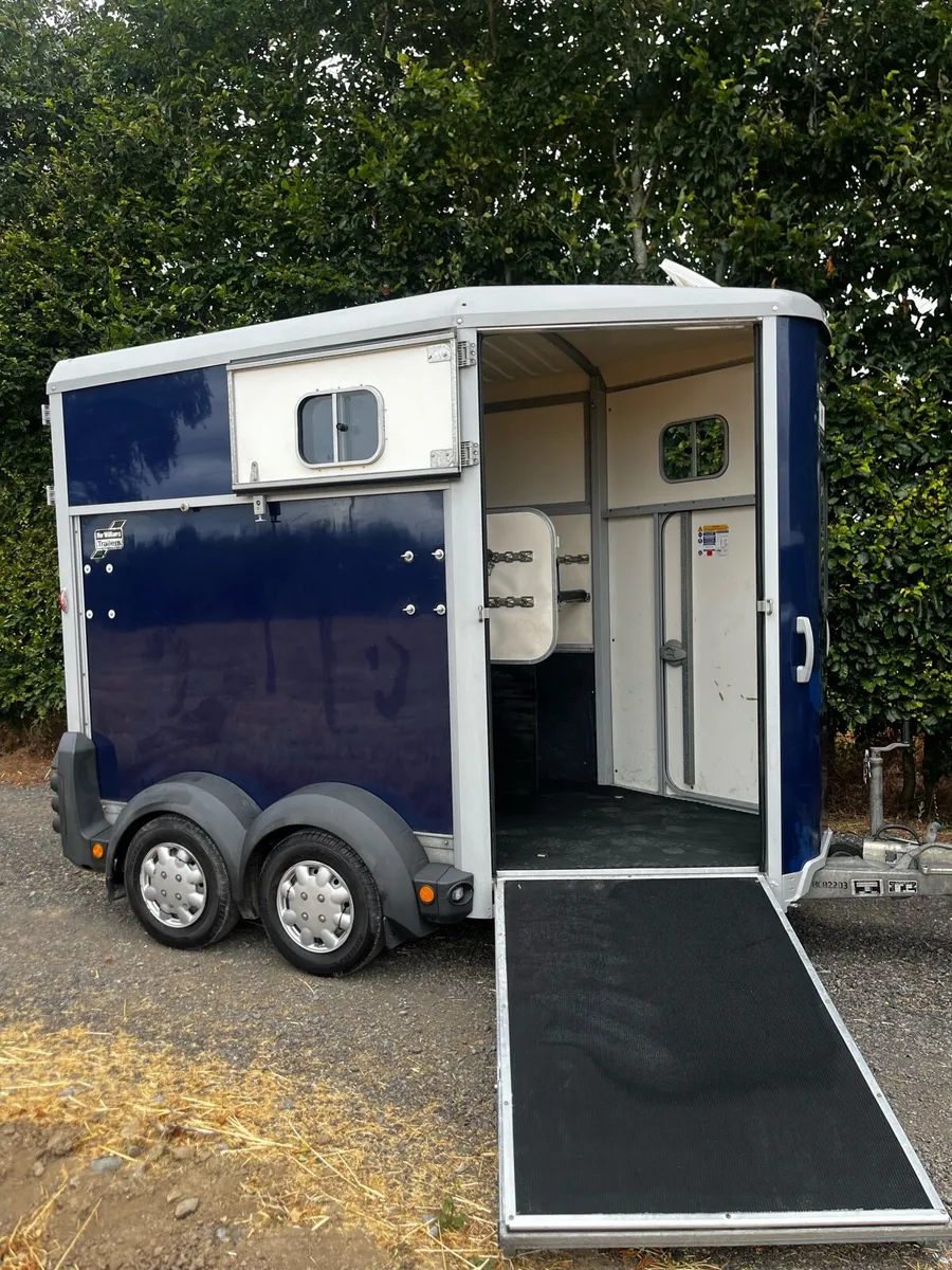 Mint 2017 Ifor Williams HB506 Deluxe with Camera - Image 3