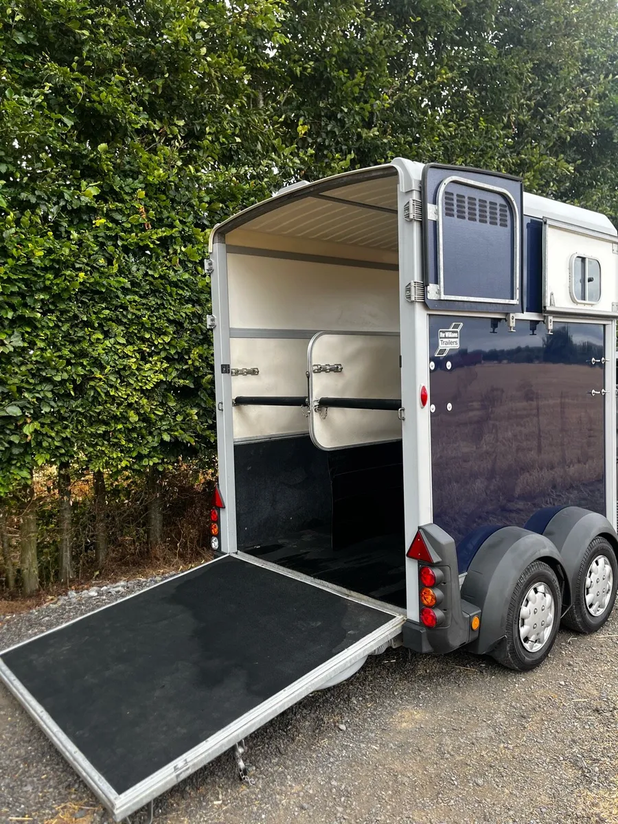 Mint 2017 Ifor Williams HB506 Deluxe with Camera - Image 4