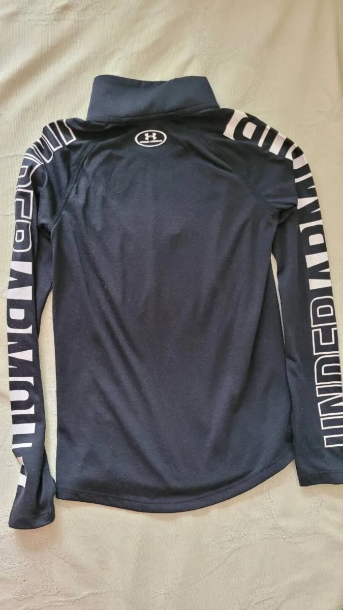 Under armour top for kids size M - Image 2