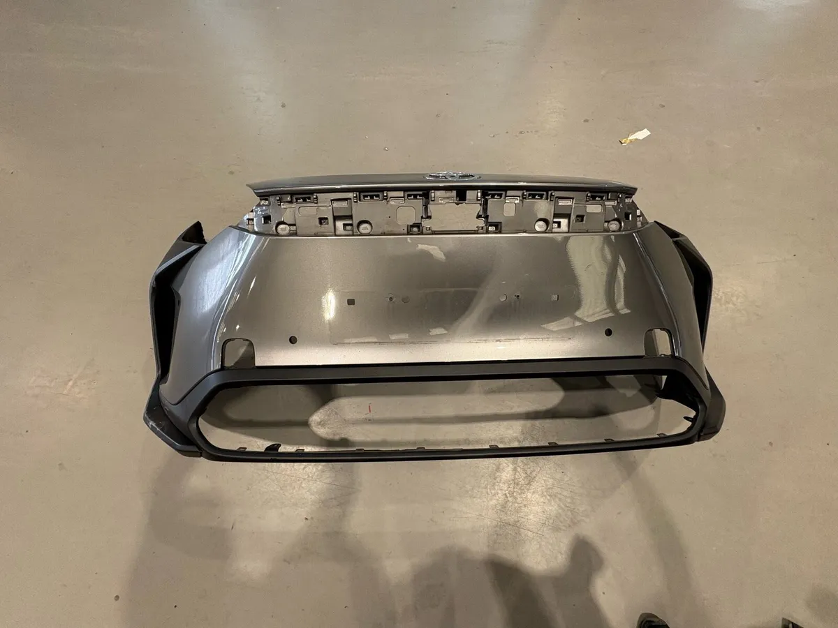 231 Toyota BZ4X bumper and bumper parts