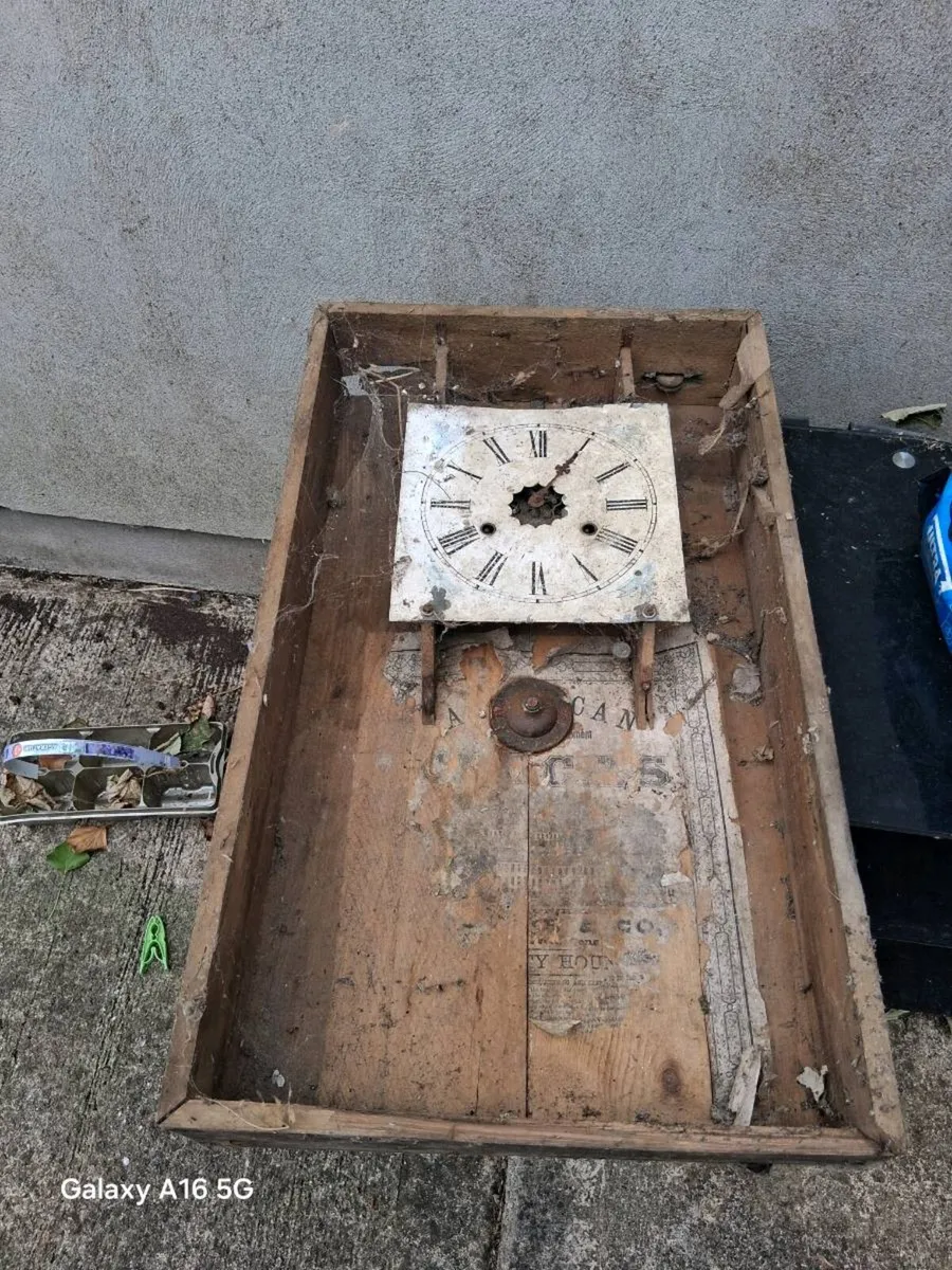Old clock - Image 1