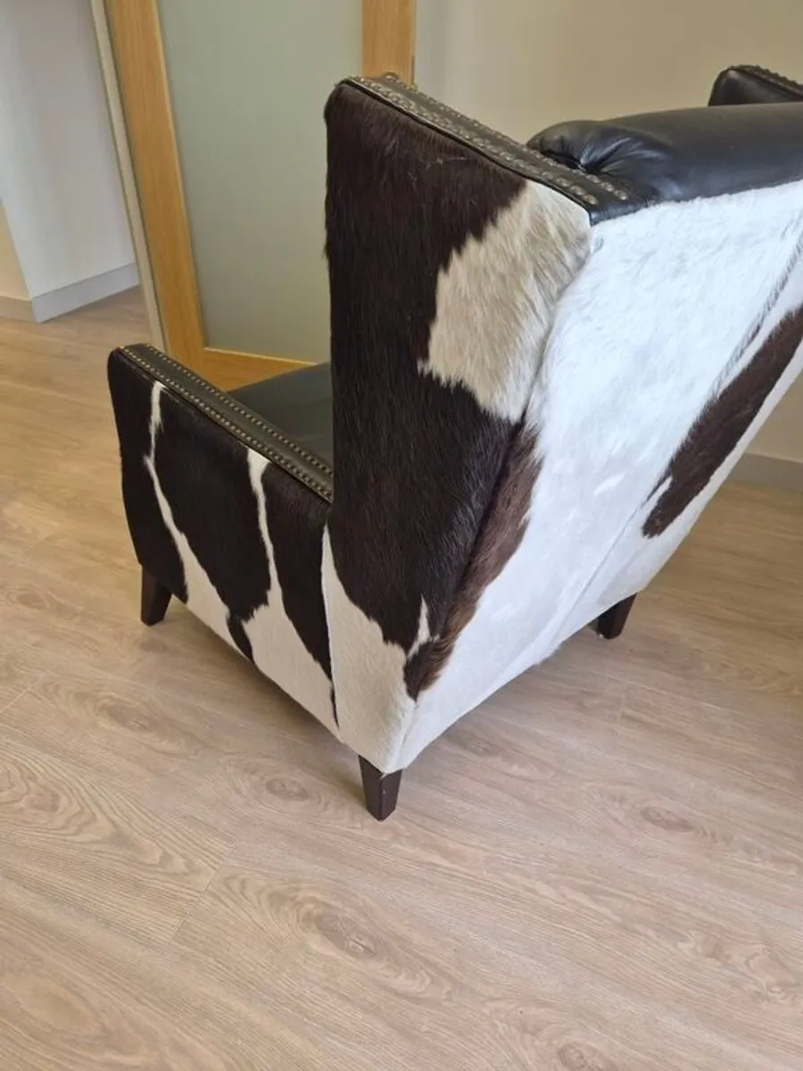 Queen Anne Leather Chair with natural cow hide - Image 3