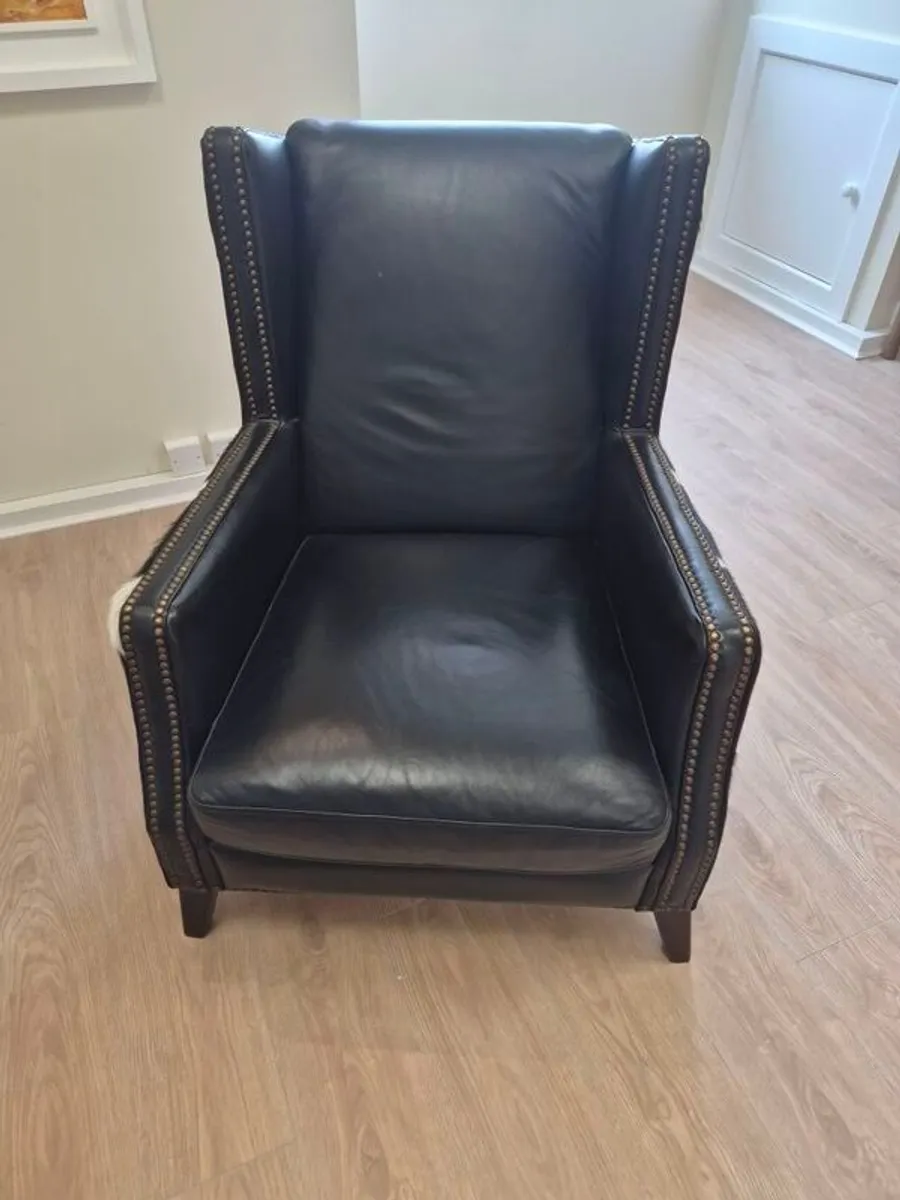 Queen Anne Leather Chair with natural cow hide - Image 4