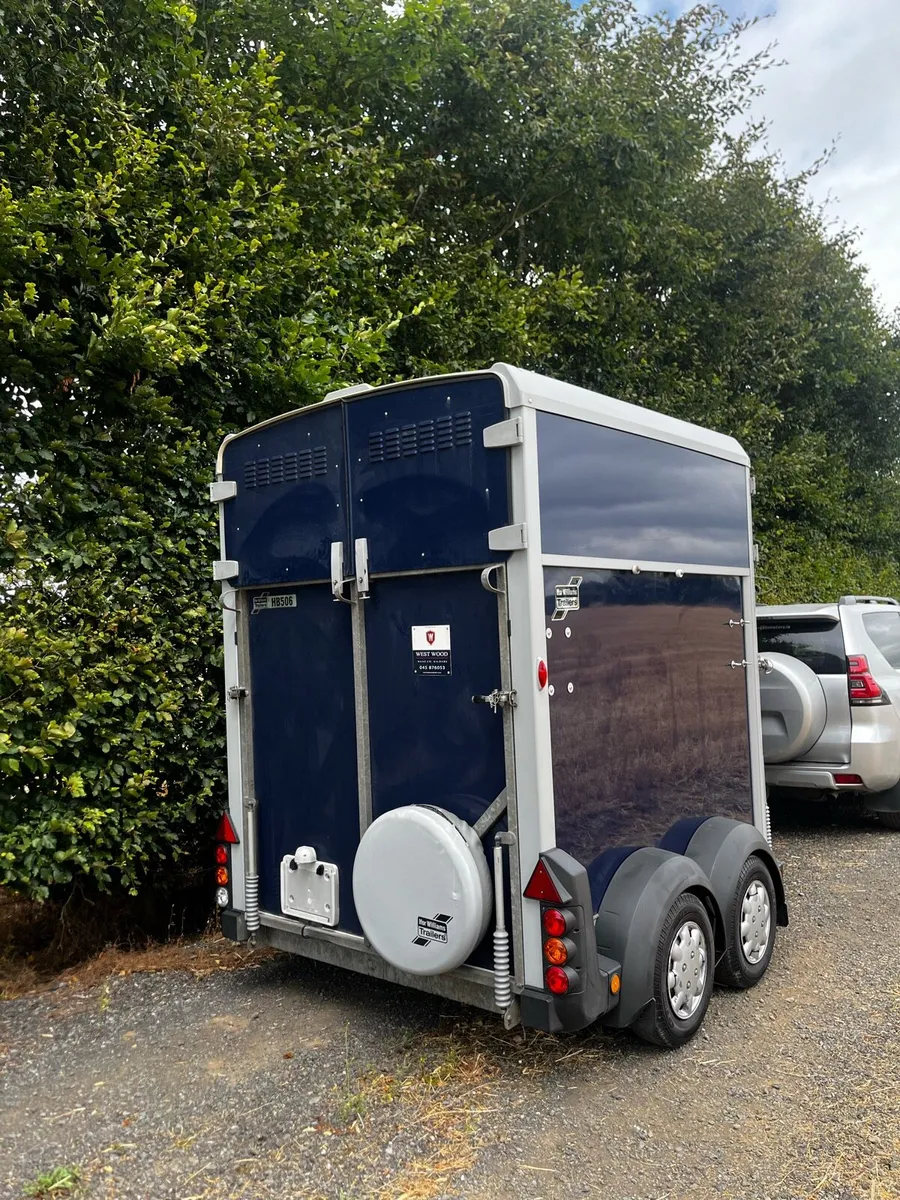 Mint 2017 Ifor Williams HB506 Deluxe with Camera - Image 2