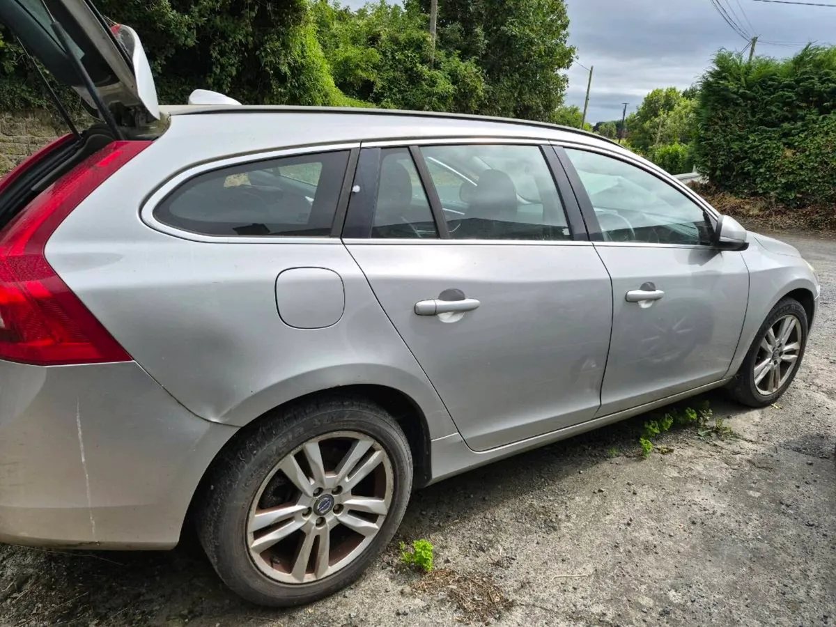 Volvo V60 2013 - Image 2