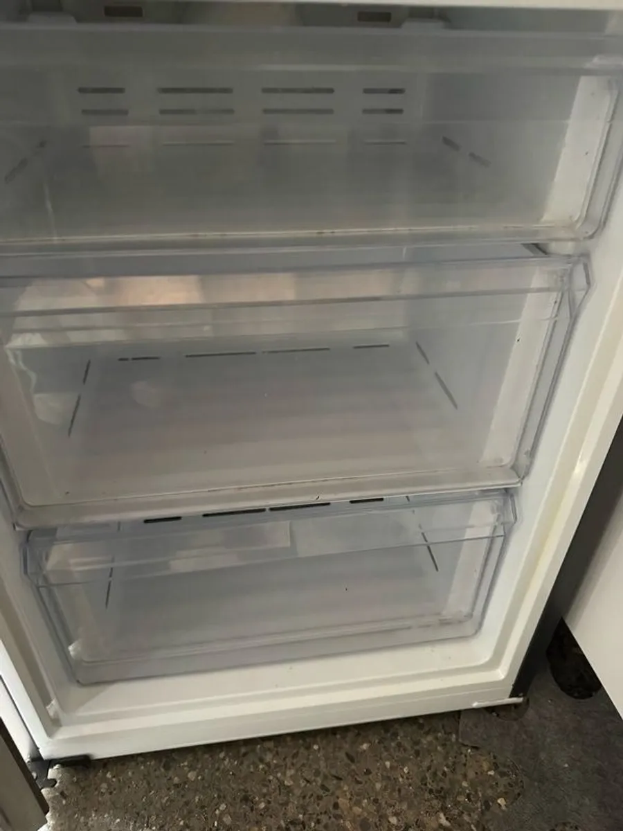 Samsung series 5 fridge freezer - Image 3