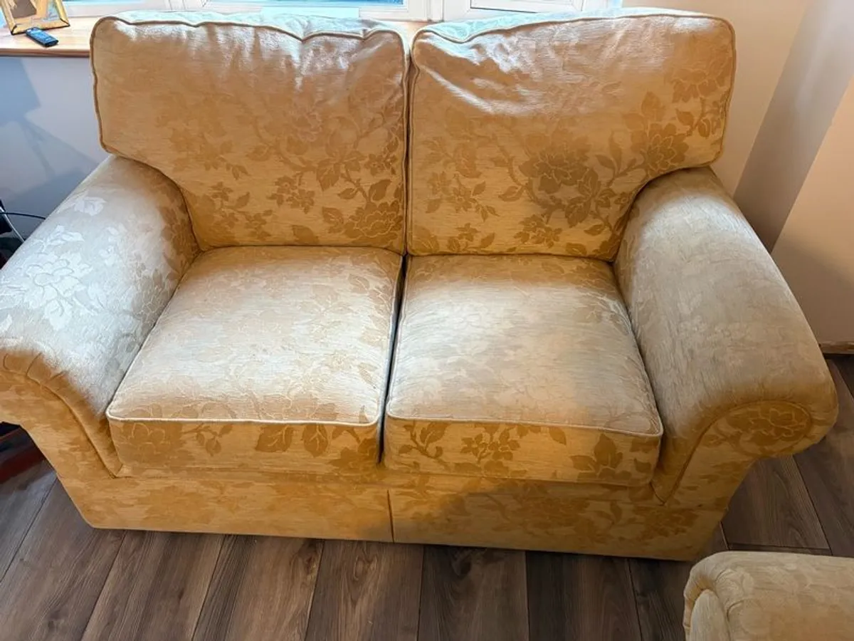 sofa - Image 3