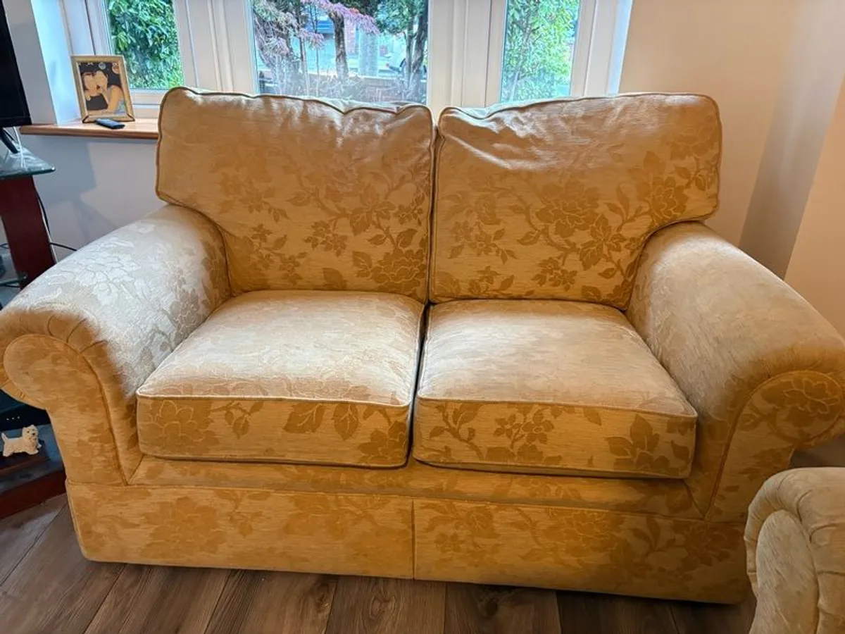 sofa - Image 4