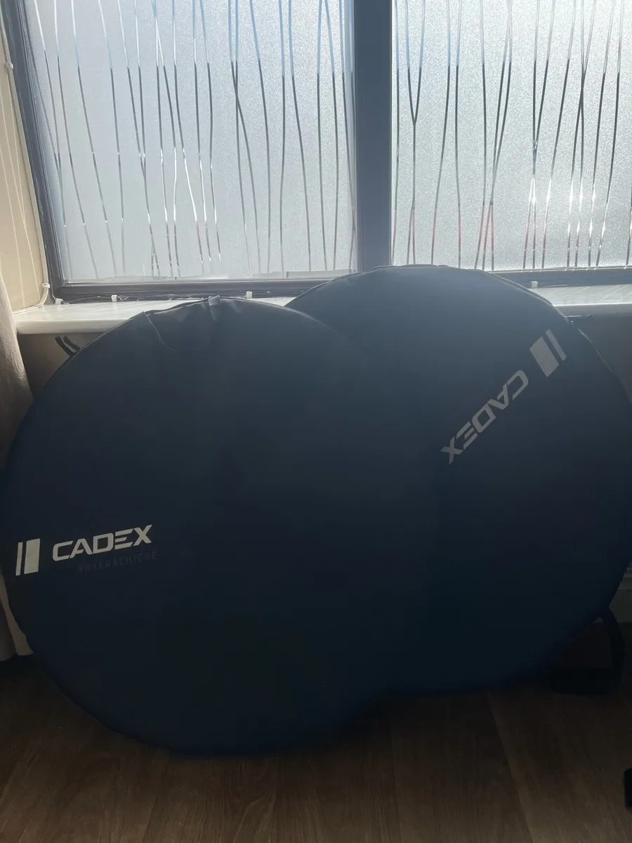 Cadex 36 Carbon wheels - Image 2